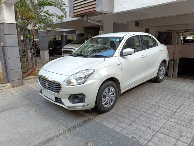 https://images10.gaadi.com/usedcar_image/4203287/original/processed_473aa72fda1d43f30ad321312401bb17.jpg?imwidth=6402