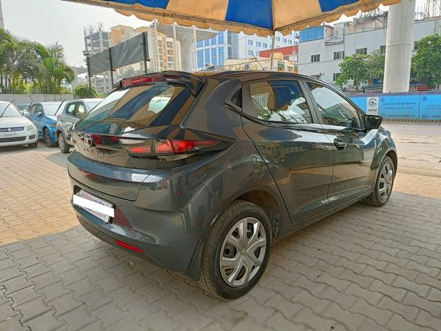 https://images10.gaadi.com/usedcar_image/4203289/original/processed_5dcf0f33dcef24547d808004d2dce964.jpeg?imwidth=6402