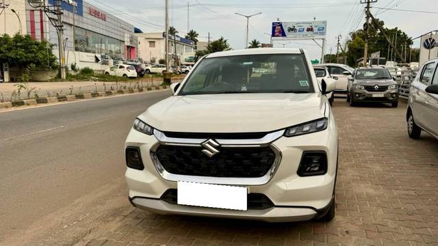 https://images10.gaadi.com/usedcar_image/4203308/original/processed_005d45d7-0633-4904-ae3b-ad75c9401e72.jpg?imwidth=6402