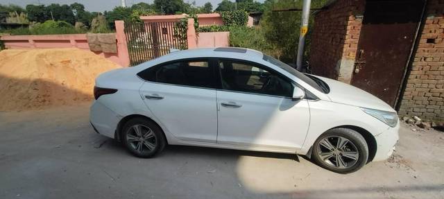 https://images10.gaadi.com/usedcar_image/4203312/original/processed_bc8b97ba-48a5-461b-bf7d-68b763d596d1.jpg?imwidth=6401