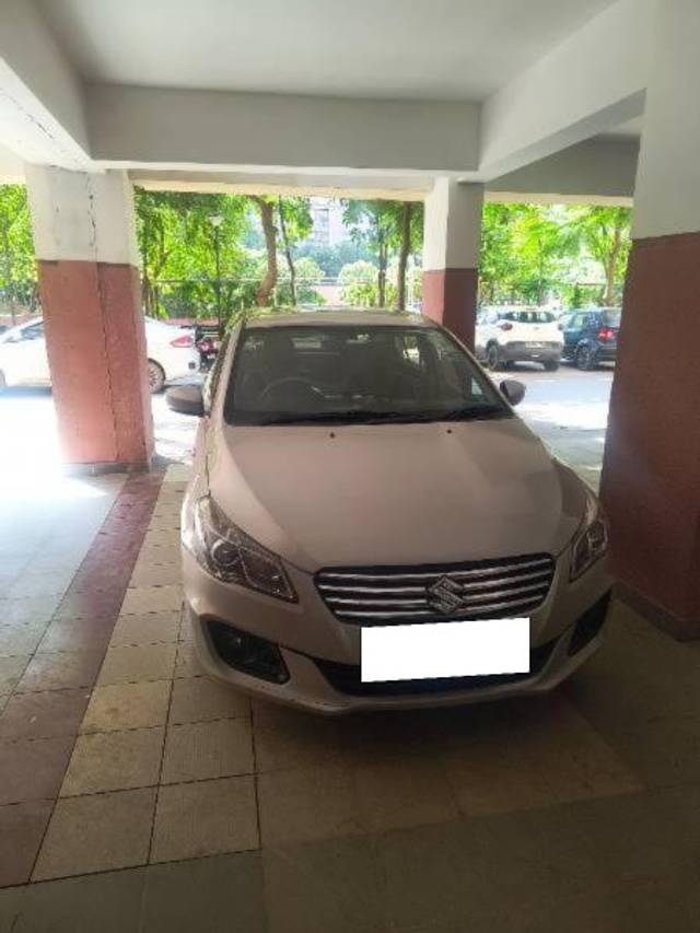 https://images10.gaadi.com/usedcar_image/4203317/original/processed_d5aacfb5-0e84-421d-bd66-a92199aea447.jpg?imwidth=6401