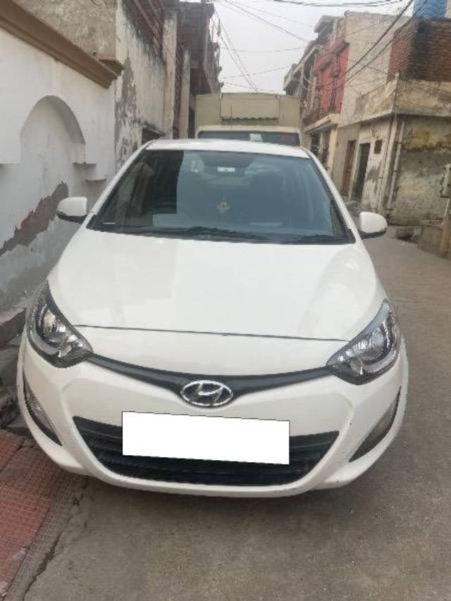 https://images10.gaadi.com/usedcar_image/4203367/original/processed_099ba338-928a-4da1-9847-1839eb2e536a.jpeg?imwidth=6400