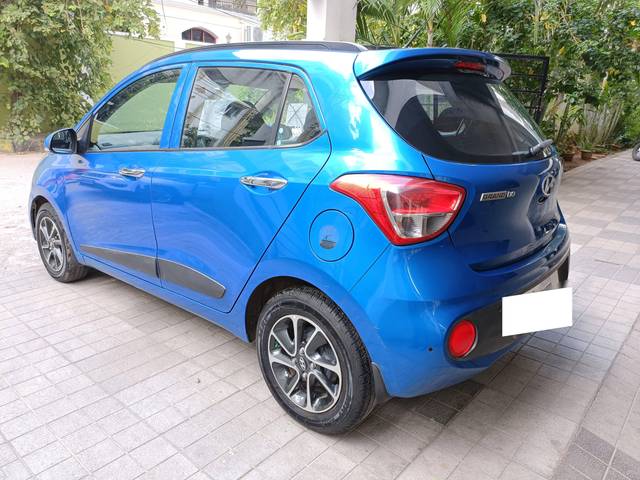 https://images10.gaadi.com/usedcar_image/4203452/original/processed_2cb5ef993558aaf39d8cb74d067dbeac.jpg?imwidth=6402