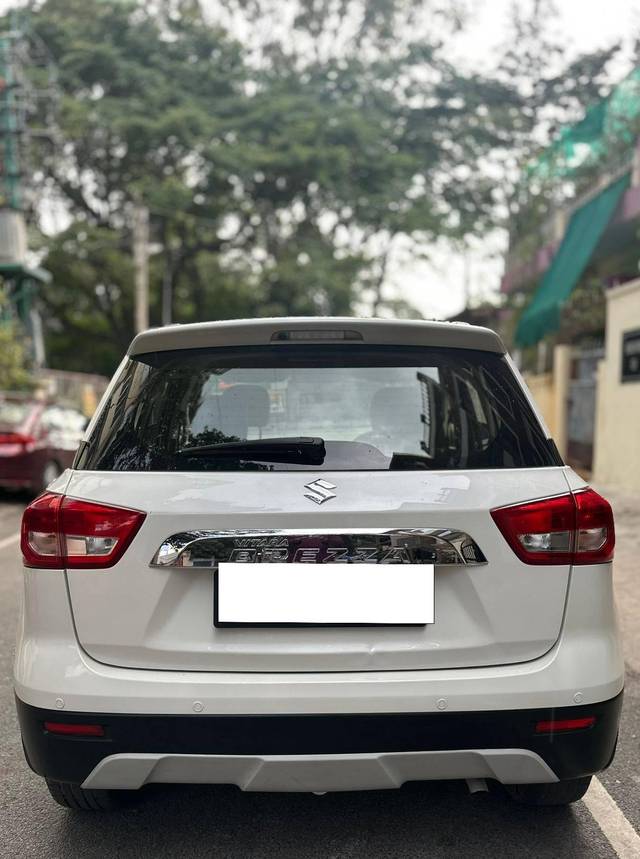 https://images10.gaadi.com/usedcar_image/4203507/original/processed_be5ad474fc34af1af548aa2df9fad480.jpg?imwidth=6402