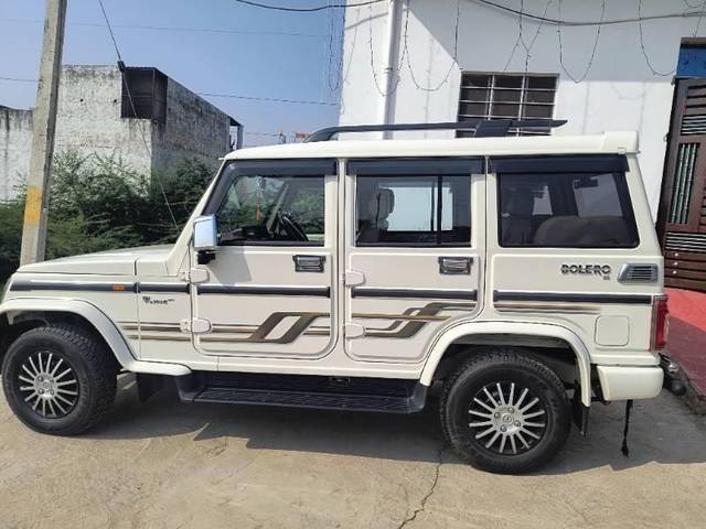 https://images10.gaadi.com/usedcar_image/4203665/original/processed_f95606b2-93b3-4625-ae04-3093a925916d.jpg?imwidth=6400