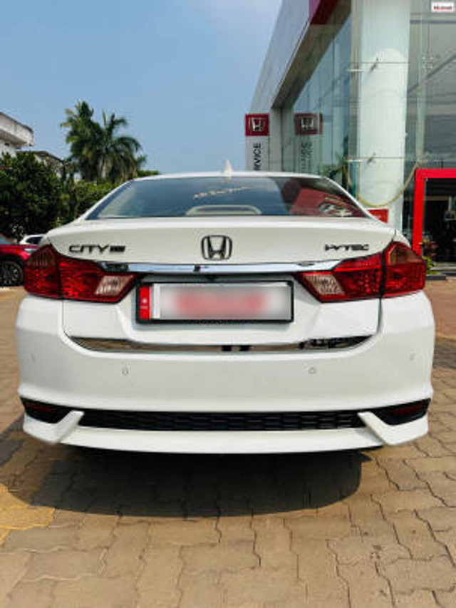 Second-hand 2019 Honda City i-VTEC V for sale in Rajahmundry-1