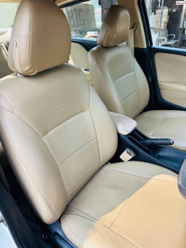 Second-hand 2019 Honda City i-VTEC V for sale in Rajahmundry-7