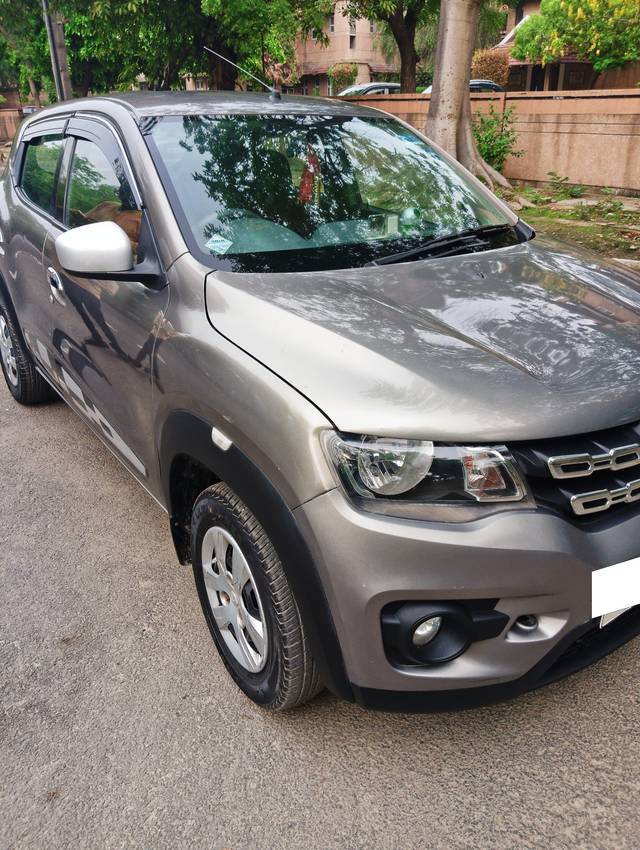 https://images10.gaadi.com/usedcar_image/4203884/original/processed_5ba1fbf9d3f3d9bffdb0ac1931092d40.jpg?imwidth=6400