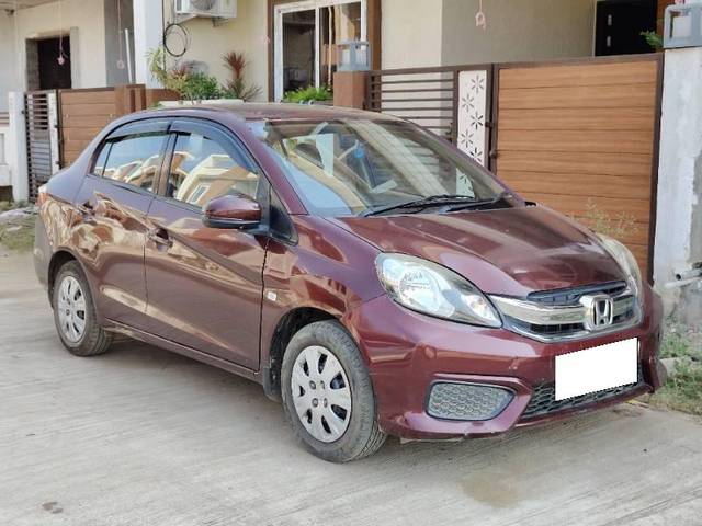 https://images10.gaadi.com/usedcar_image/4203951/original/processed_19adb31d-50e6-43e7-81e4-6c3752315d62.jpg?imwidth=6400