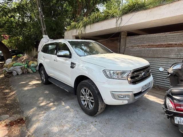 https://images10.gaadi.com/usedcar_image/4203994/original/processed_58f94ac4-d49f-426b-9794-3410664de36d.jpg?imwidth=6401