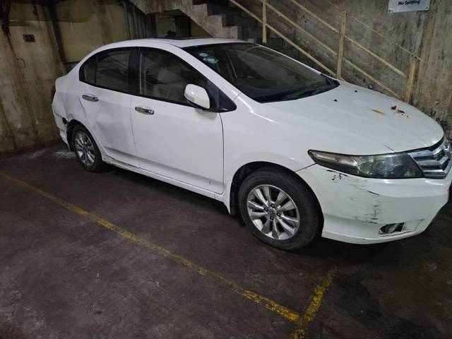 https://images10.gaadi.com/usedcar_image/4204034/original/processed_5179251f-dfec-46ae-904e-ee02e20c9b56.jpg?imwidth=6400