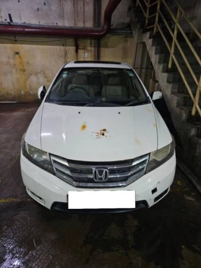 https://images10.gaadi.com/usedcar_image/4204034/original/processed_52165bec-0ab4-4452-8372-ef1a143d352c.jpg?imwidth=6401