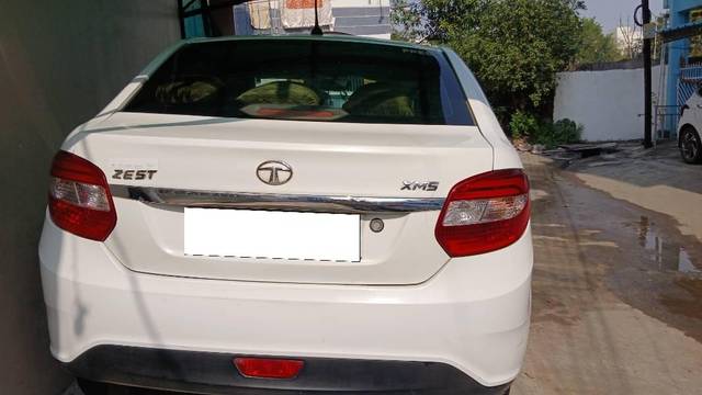 https://images10.gaadi.com/usedcar_image/4204065/original/processed_633aa8eb-9aa7-4a17-8da8-1b2b26598daa.jpg?imwidth=6401