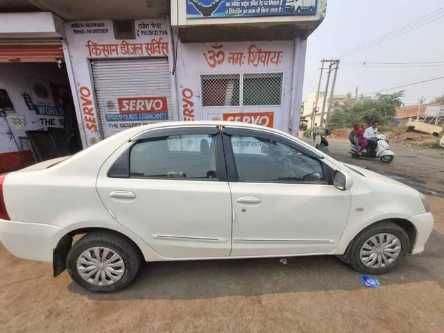 https://images10.gaadi.com/usedcar_image/4204100/original/processed_e3381f48-bc8a-4ee7-94ce-a1a7128ec347.jpg?imwidth=6400