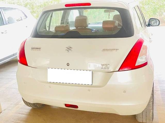 https://images10.gaadi.com/usedcar_image/4204143/original/processed_91a11a01-71fb-4199-8c48-fb556c3bddd7.jpeg?imwidth=6401