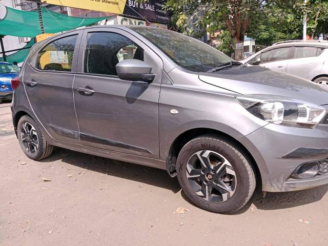 https://images10.gaadi.com/usedcar_image/4204174/original/processed_8655f420dc2bae6cc49296bfd58f6452.jpeg?imwidth=6400