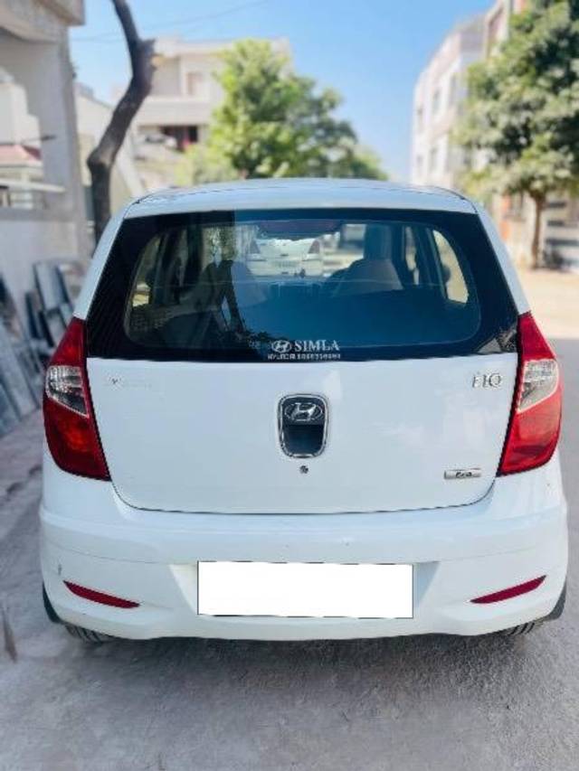 https://images10.gaadi.com/usedcar_image/4204184/original/processed_824f6a00-9a2c-4e0a-a94d-44e97f1dab00.jpg?imwidth=6401