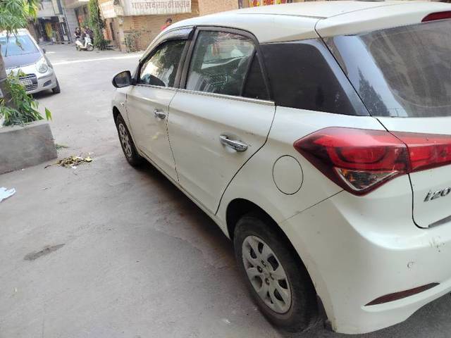 https://images10.gaadi.com/usedcar_image/4204204/original/8d7e59f10d0974b5f3b092735d5addf7.jpg?imwidth=6402