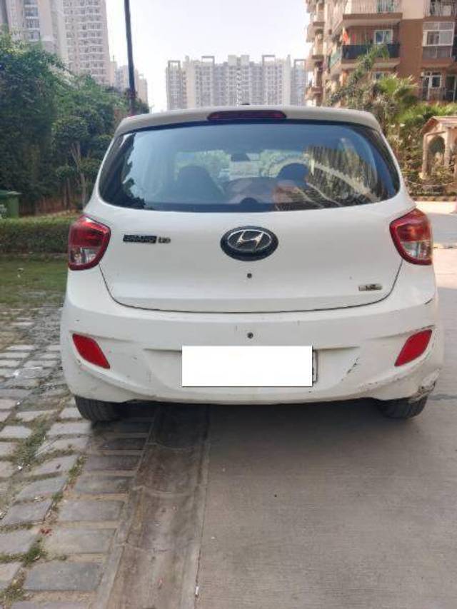 https://images10.gaadi.com/usedcar_image/4204210/original/71ab1113d45a2a5c61e1eae3682704dc.jpg?imwidth=6401