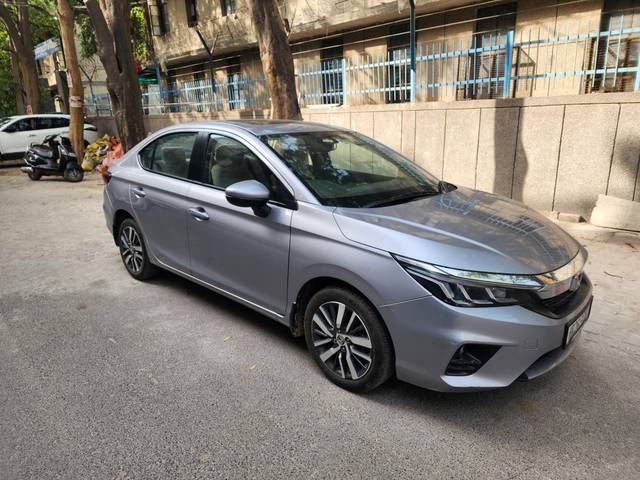 https://images10.gaadi.com/usedcar_image/4204327/original/753213fca33bd80e253e4f920ec7b638.jpg?imwidth=6400