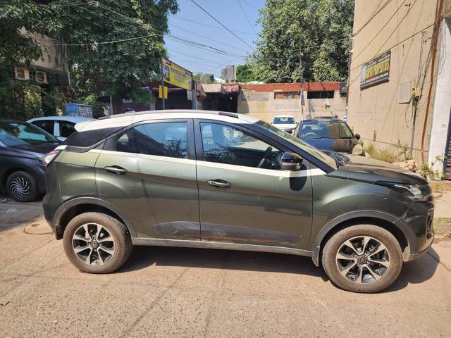 https://images10.gaadi.com/usedcar_image/4204328/original/processed_2b54b1424be41439a1b82f6b404243c5.jpg?imwidth=6401