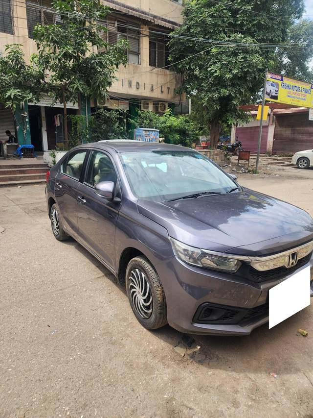 https://images10.gaadi.com/usedcar_image/4204364/original/processed_95af43320db2fa04db24363162af690b.jpg?imwidth=6400