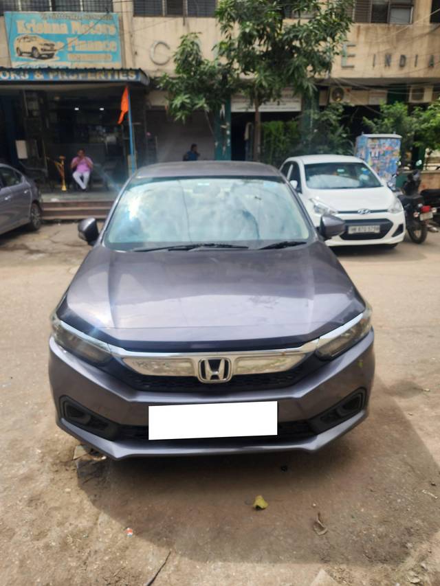 https://images10.gaadi.com/usedcar_image/4204364/original/processed_ef694ee5230b0bc8f9df0ffa78b0bf08.jpg?imwidth=6401