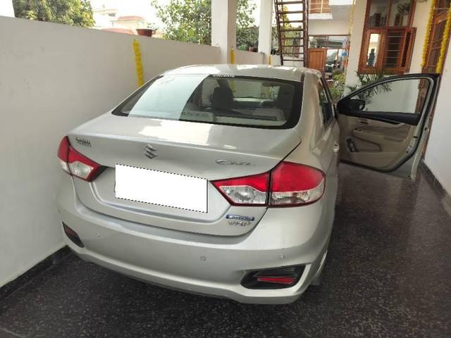 https://images10.gaadi.com/usedcar_image/4204526/original/processed_50f9a9a0-4816-4ef1-8df1-faaa08f2e9d1.jpg?imwidth=6400