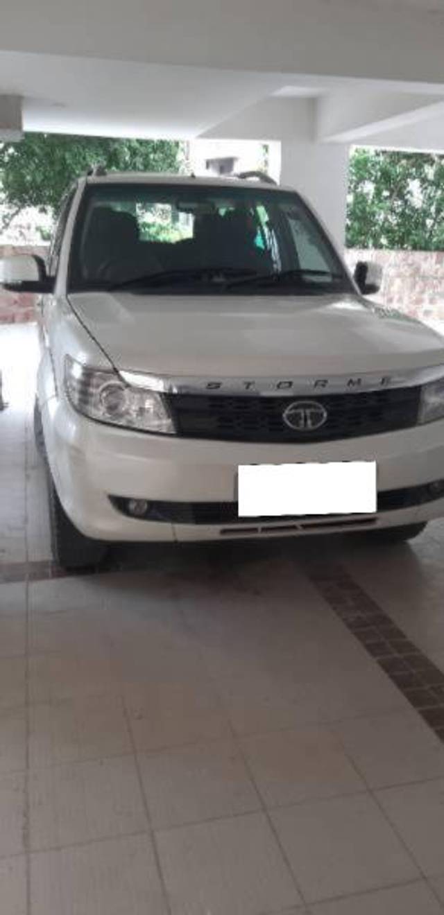 https://images10.gaadi.com/usedcar_image/4204601/original/processed_debb3ed9-b580-478f-bc83-7144fc00fc23.jpg?imwidth=6401