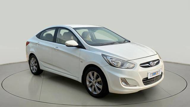 https://images10.gaadi.com/usedcar_image/4204674/original/f3b490621129bae299865feac227f647.jpg?imwidth=6400