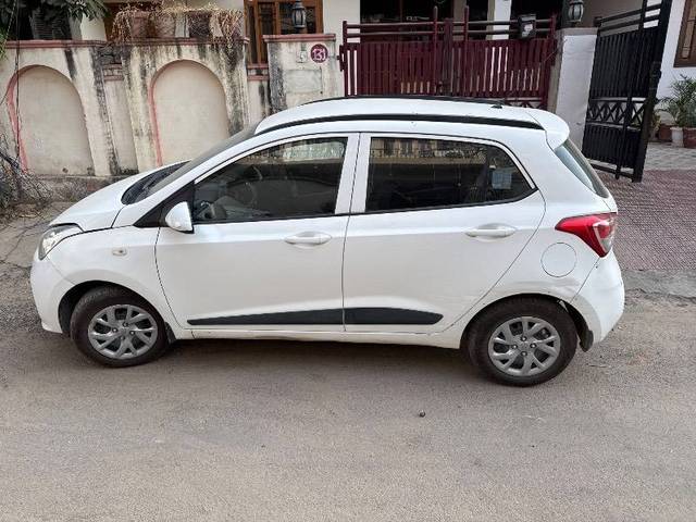 https://images10.gaadi.com/usedcar_image/4204740/original/4836e54f47343632c04e8190028bc49c.jpg?imwidth=6402