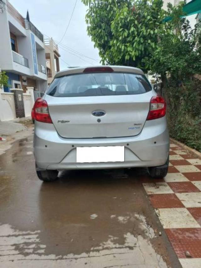 https://images10.gaadi.com/usedcar_image/4204831/original/processed_efec01f1-6951-4dc1-8088-c5b4fa9b85be.jpg?imwidth=6402