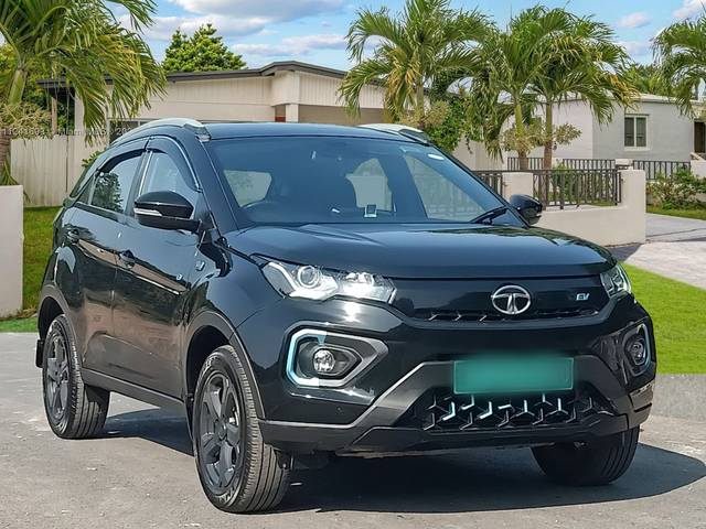 https://images10.gaadi.com/usedcar_image/4205075/original/5b017f55d545db135ef1deb85992bc8f.jpg?imwidth=6400