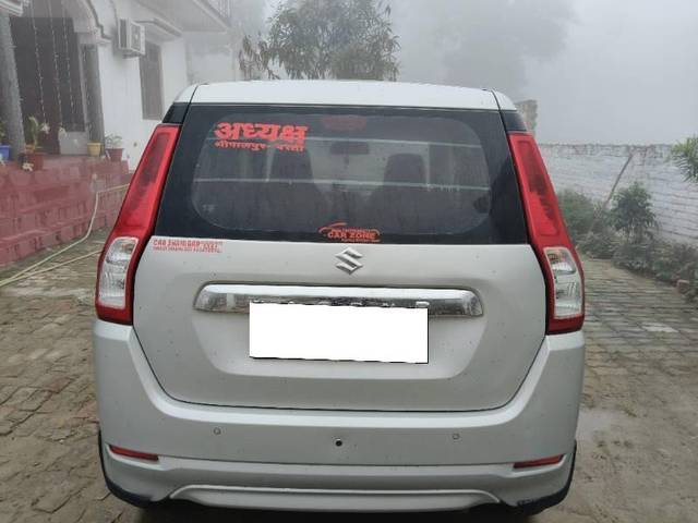 https://images10.gaadi.com/usedcar_image/4205118/original/processed_fac3c987-c9f5-4550-87be-03edd1358aab.jpg?imwidth=6402