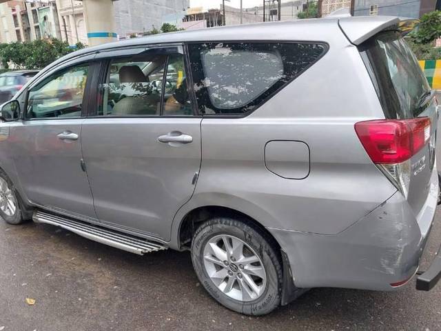 https://images10.gaadi.com/usedcar_image/4205217/original/processed_49ef3abd-3ac7-44f5-84b1-4c8905672dac.jpg?imwidth=6401