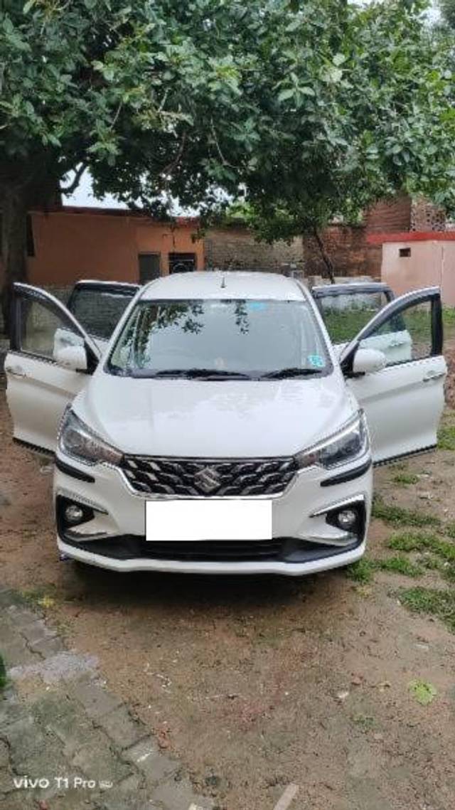 https://images10.gaadi.com/usedcar_image/4205295/original/processed_27ca34a2-5b03-4aa5-9aa5-38ed786bcff3.jpg?imwidth=6400