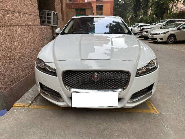 https://images10.gaadi.com/usedcar_image/4205328/original/202cc95830623cf4f6c6525bcc1bd070.jpg?imwidth=6400