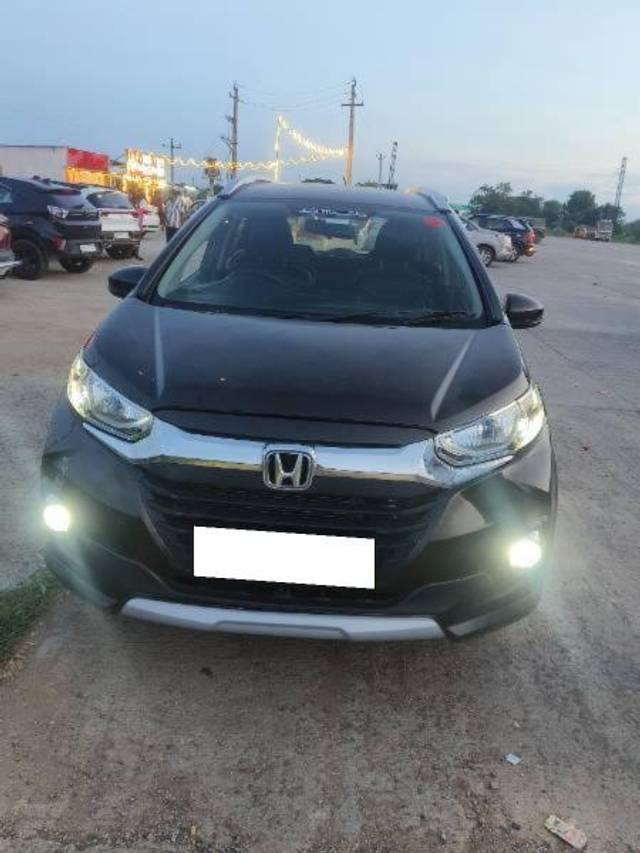 https://images10.gaadi.com/usedcar_image/4205391/original/processed_34d27273-a1f3-42a0-a31a-c51cde9aa647.jpg?imwidth=6400