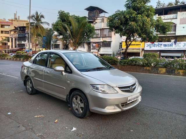 https://images10.gaadi.com/usedcar_image/4205409/original/processed_48dcda2aa84cca06b46bcabce7148048.jpg?imwidth=6400