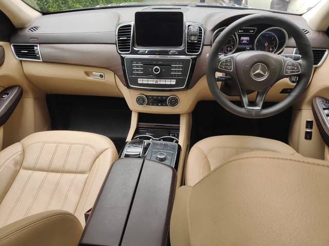 https://images10.gaadi.com/usedcar_image/4205463/original/d7fd86376b5654143976a9cee3add1ea.jpeg?imwidth=6400