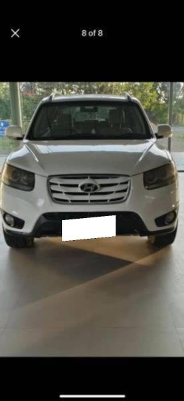 https://images10.gaadi.com/usedcar_image/4205468/original/processed_b4b5855d-c4c1-4968-aab3-6e40e76f9584.jpg?imwidth=6400