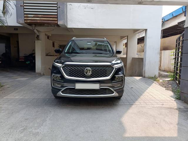 https://images10.gaadi.com/usedcar_image/4205499/original/processed_2038fa03b43bc074d33a7921a8422e39.jpg?imwidth=6402