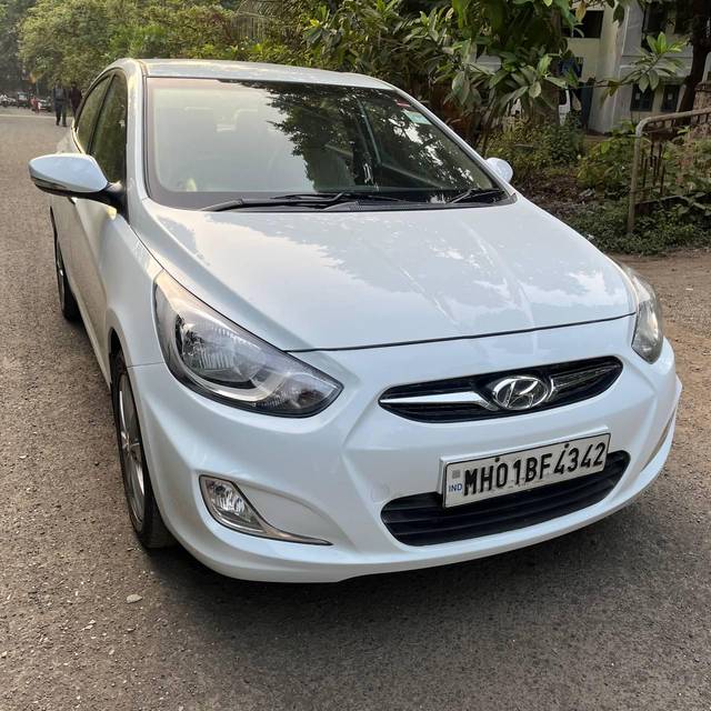 https://images10.gaadi.com/usedcar_image/4205516/original/processed_5828df4aa13589e68d76a7f982a47729.jpg?imwidth=6400