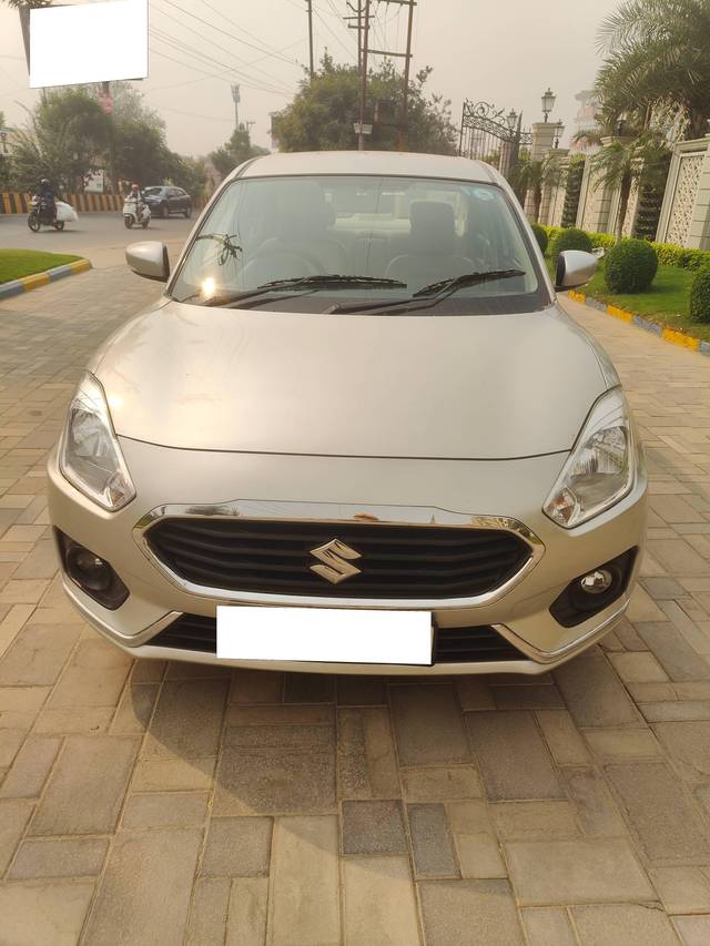 https://images10.gaadi.com/usedcar_image/4205538/original/processed_7c5f5933a8cc0e5b7828da2559be7410.jpg?imwidth=6402