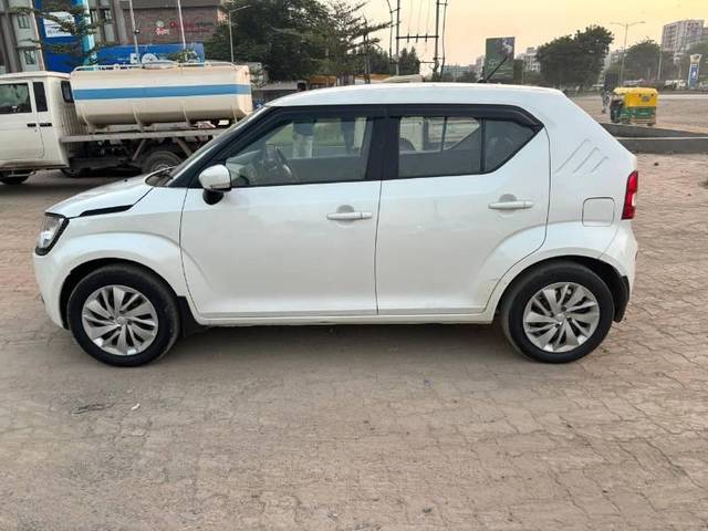 https://images10.gaadi.com/usedcar_image/4205615/original/processed_b2bd37ab-a816-4e0f-b7a3-34d52773ca5c.jpg?imwidth=6402