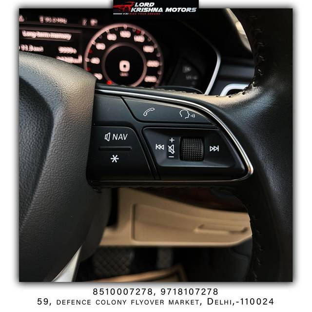 https://images10.gaadi.com/usedcar_image/4205670/original/00405d9765a66ad49cd3439822ed5151.jpg?imwidth=6401