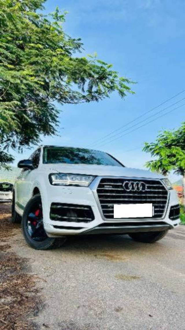 https://images10.gaadi.com/usedcar_image/4205801/original/processed_d6194a7d-55aa-4c4f-aba6-2e88975f0826.jpg?imwidth=6400