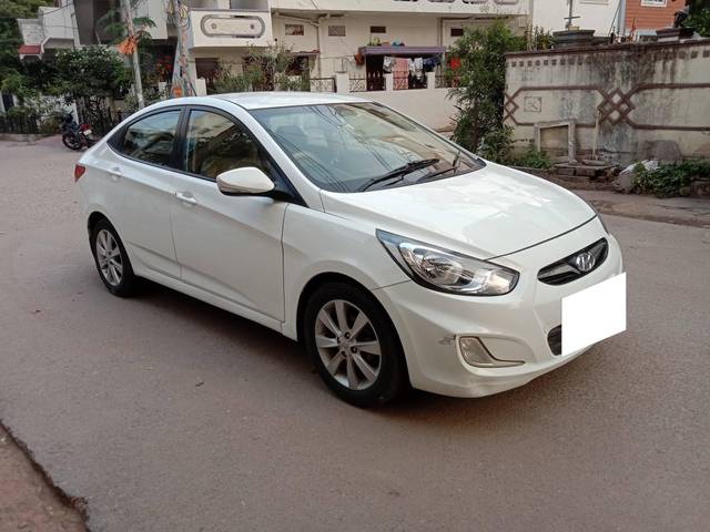 https://images10.gaadi.com/usedcar_image/4205928/original/processed_2e6955d90fd82bb1235c0a989dac2d26.jpg?imwidth=6400