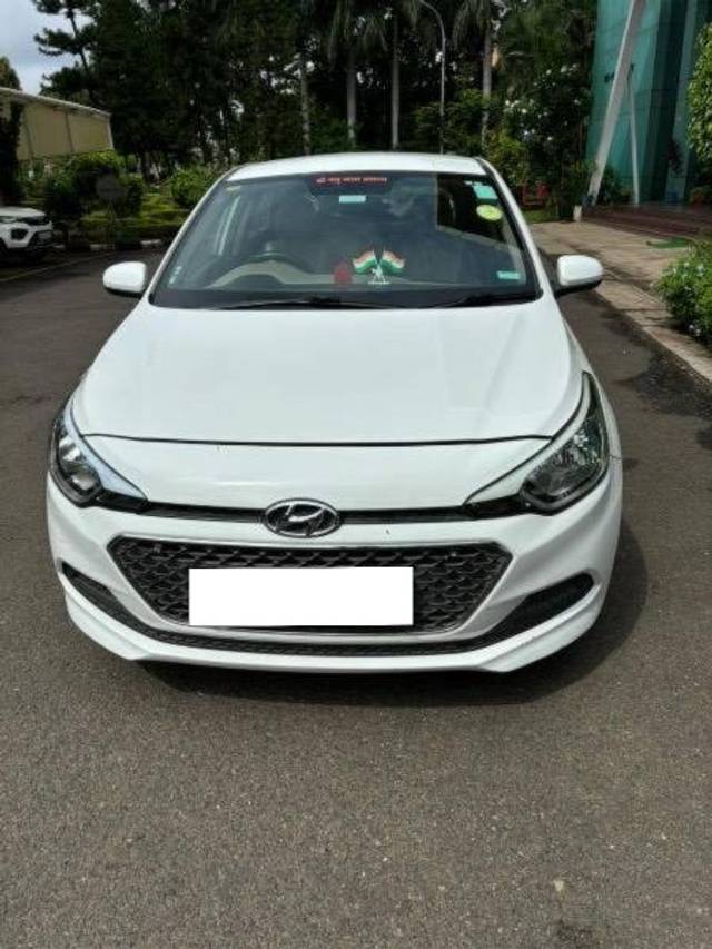 https://images10.gaadi.com/usedcar_image/4205982/original/processed_f4331f10-7fc1-4845-b52b-10f208601782.jpeg?imwidth=6400