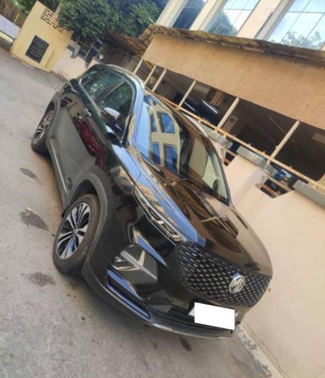 https://images10.gaadi.com/usedcar_image/4205987/original/processed_504bea22-1bea-4e00-b79f-361b25ef314b.jpeg?imwidth=6402